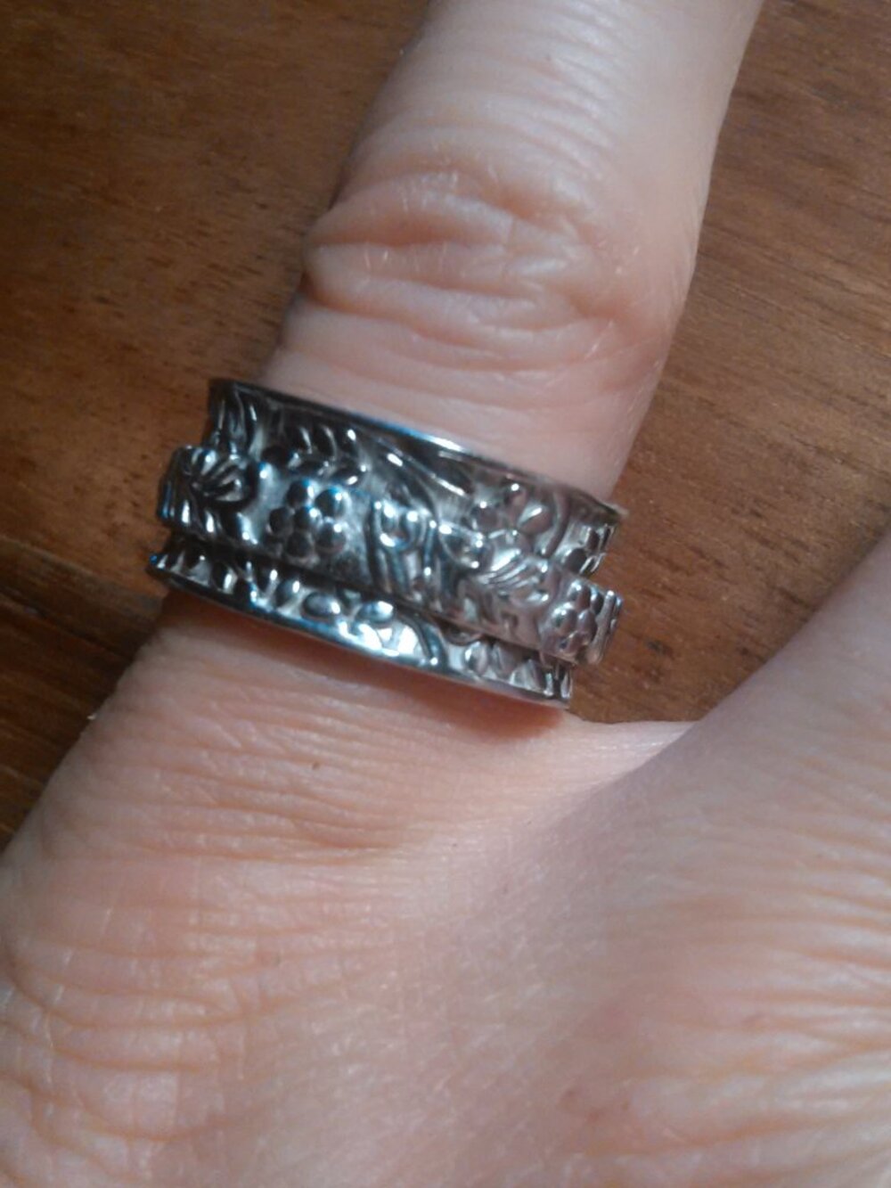 Floral Design Sterling Silver Spinner Band Ring (Size 5)